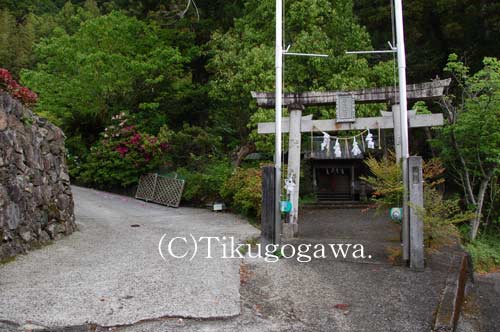 �����i����j��